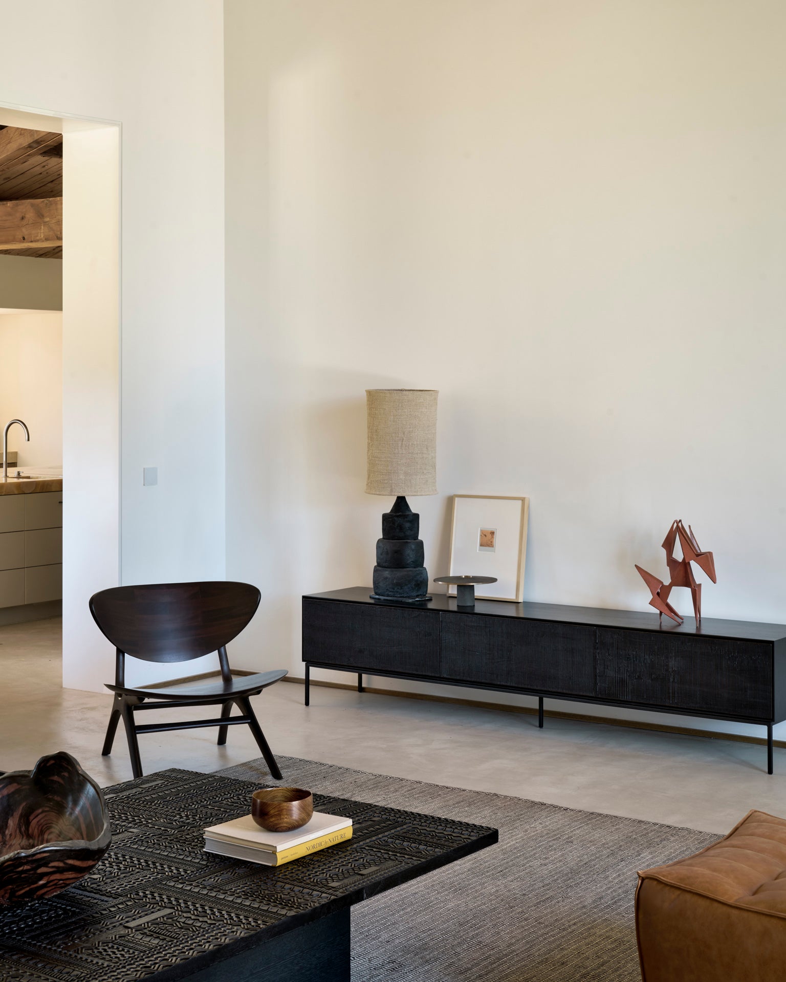 Grooves 4-Door TV Unit