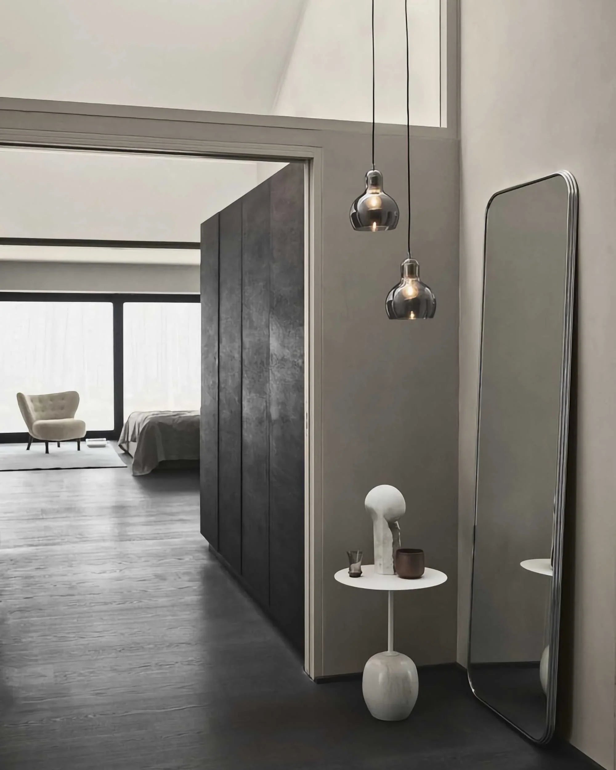 Mega Bulb Iconic Lamp SR2